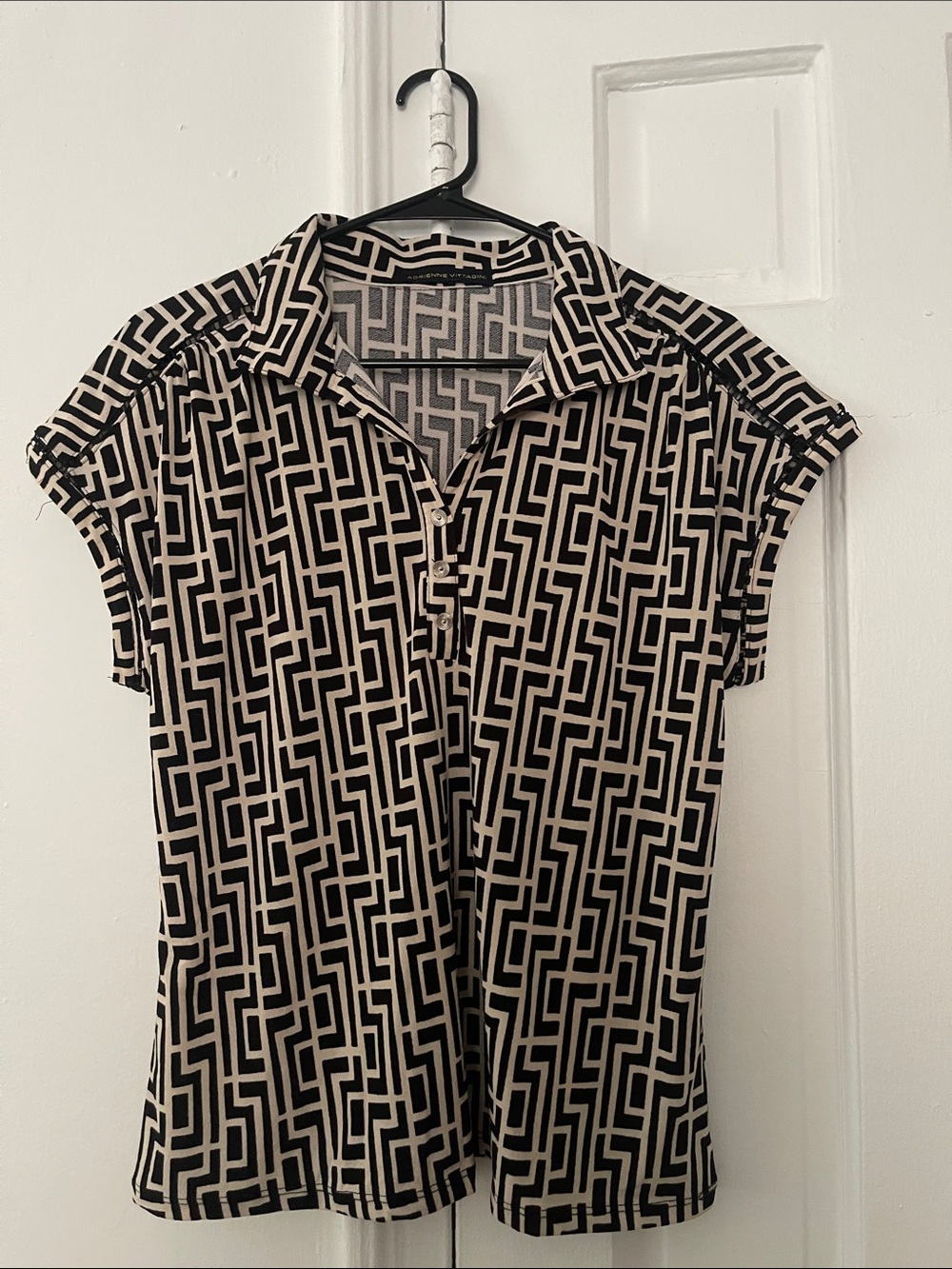 Adrienne Vittadini Black & Cream Geometric Zip Polo